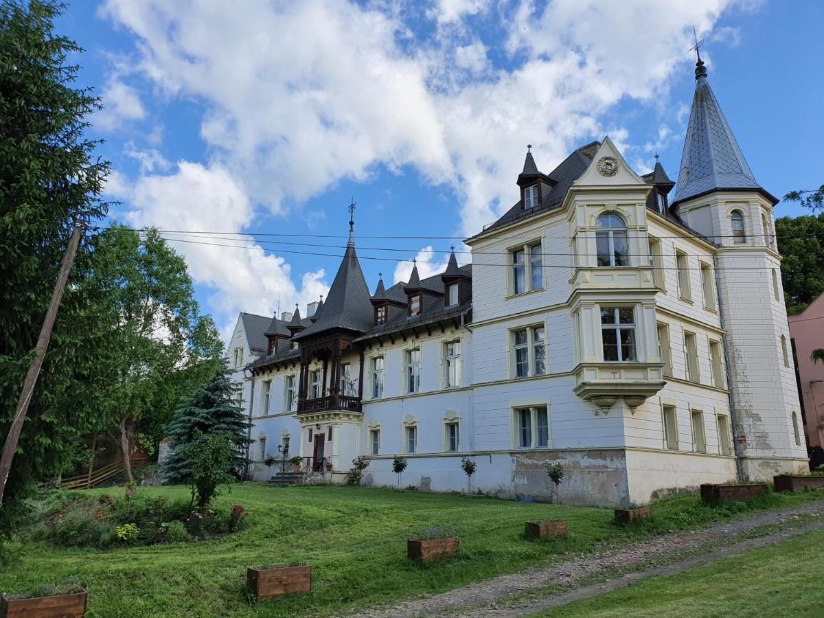 Palac Lawica- Splywy Przelomem Bardzkim Kłodzko Esterno foto