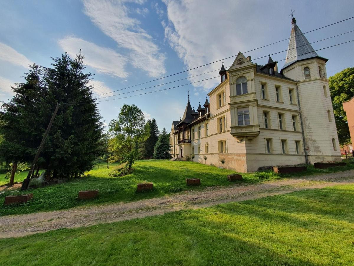 Palac Lawica- Splywy Przelomem Bardzkim Kłodzko Esterno foto