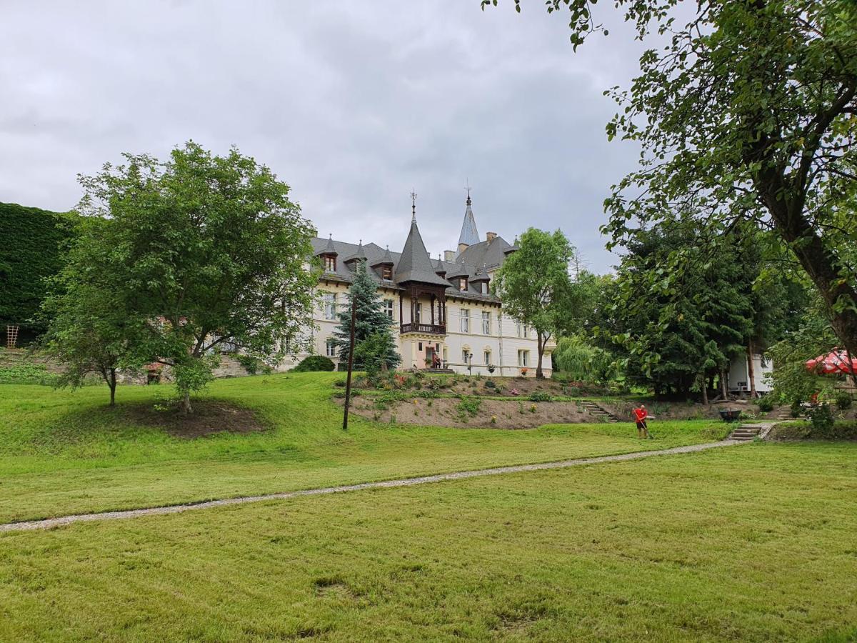 Palac Lawica- Splywy Przelomem Bardzkim Kłodzko Esterno foto