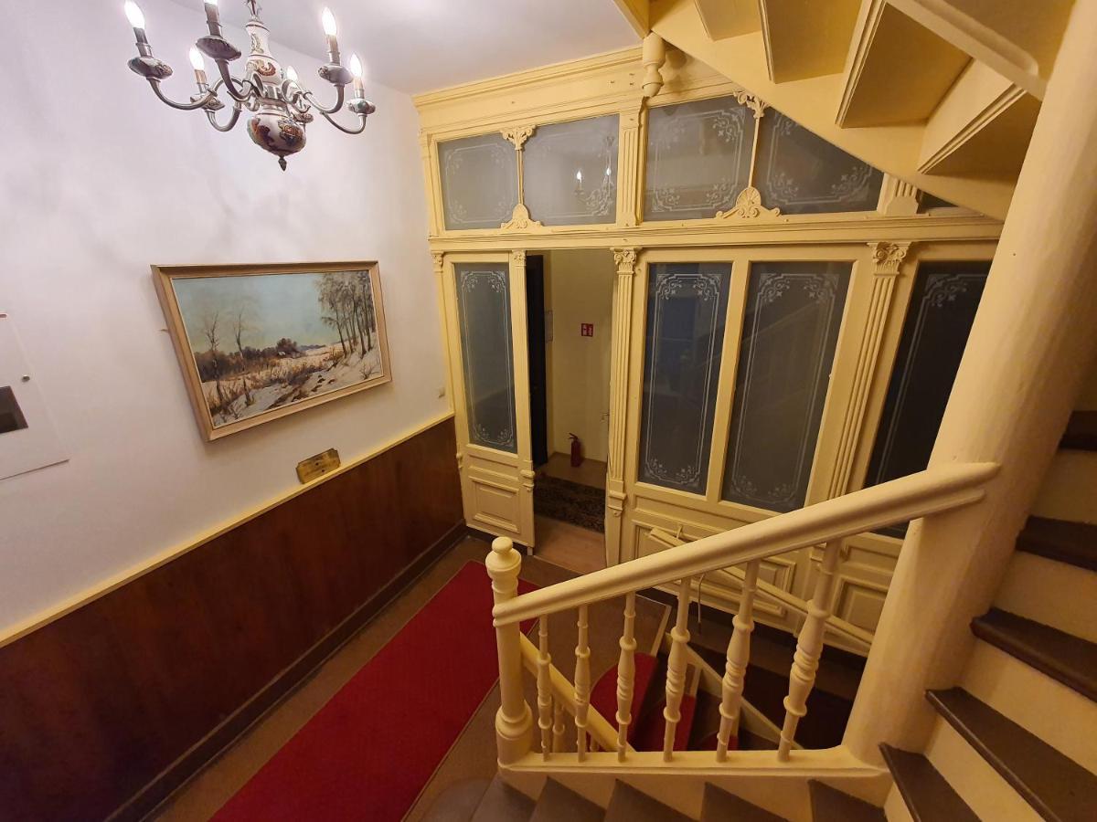 Palac Lawica- Splywy Przelomem Bardzkim Kłodzko Esterno foto