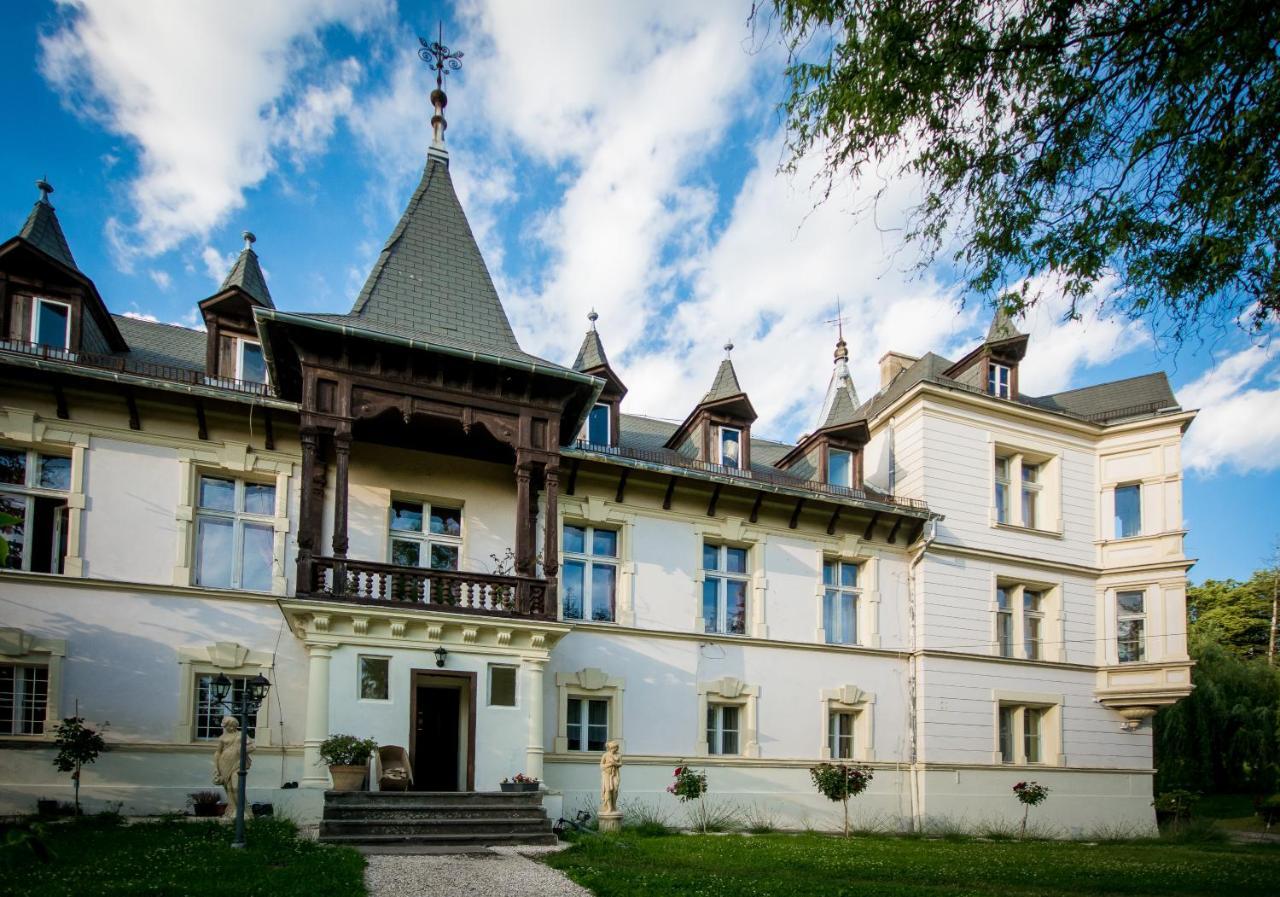 Palac Lawica- Splywy Przelomem Bardzkim Kłodzko Esterno foto