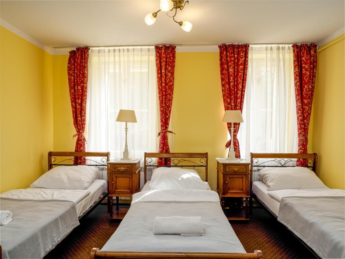 Palac Lawica- Splywy Przelomem Bardzkim Kłodzko Esterno foto