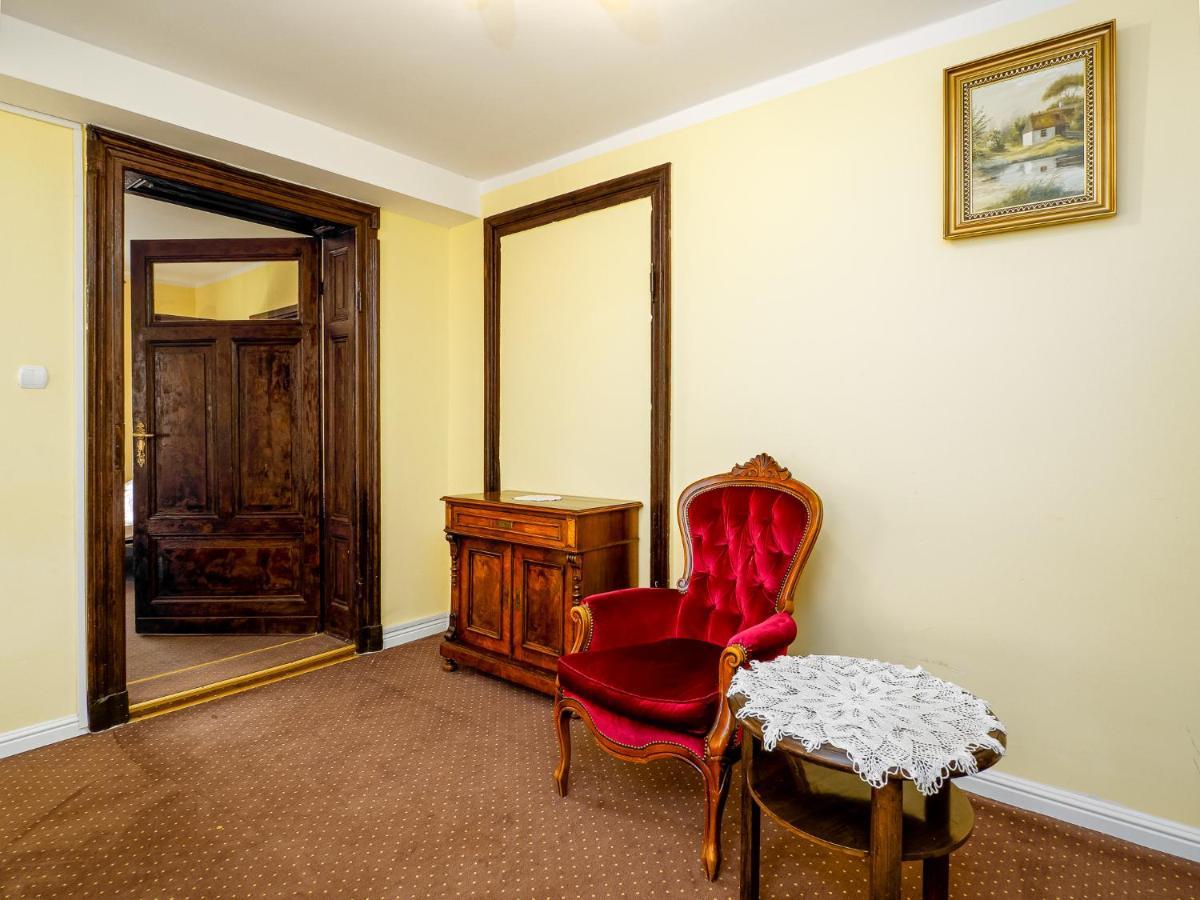 Palac Lawica- Splywy Przelomem Bardzkim Kłodzko Esterno foto