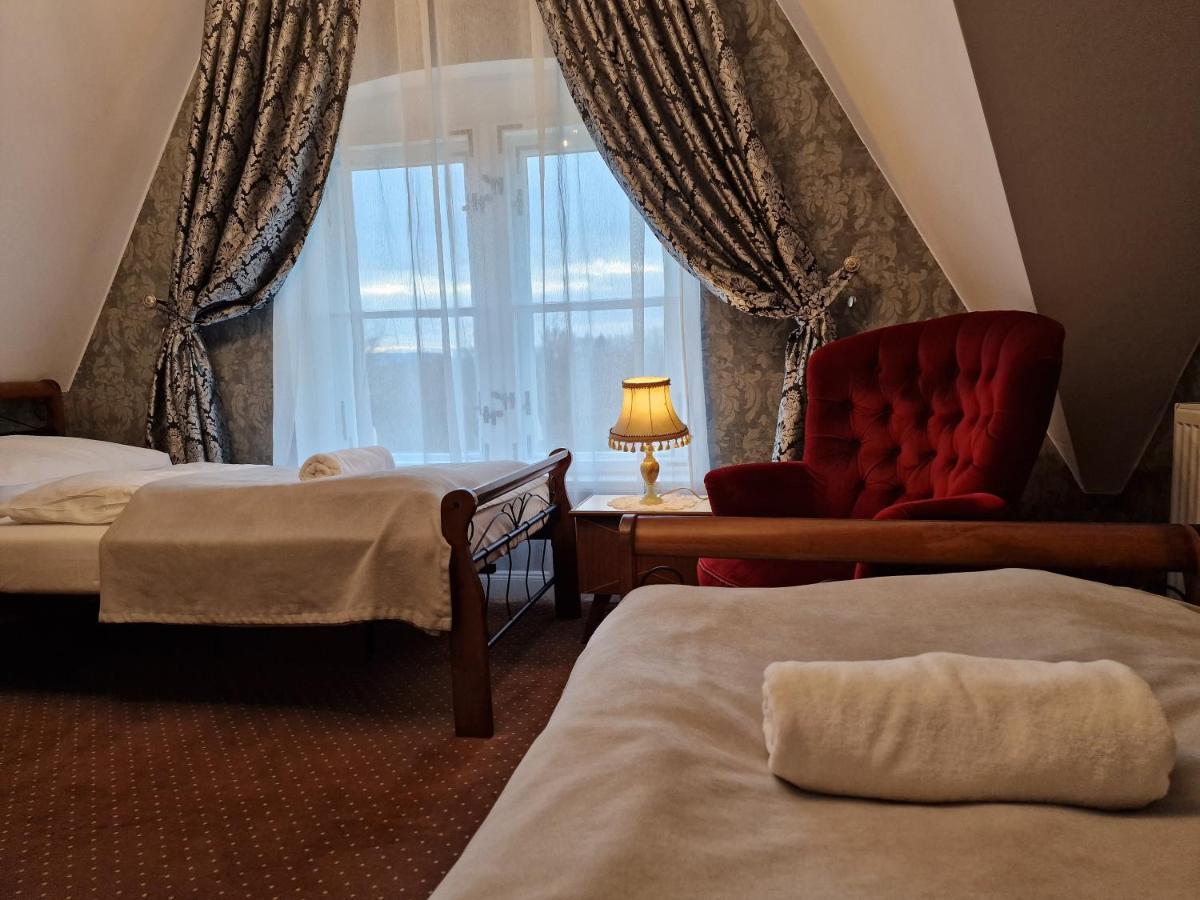 Palac Lawica- Splywy Przelomem Bardzkim Kłodzko Esterno foto