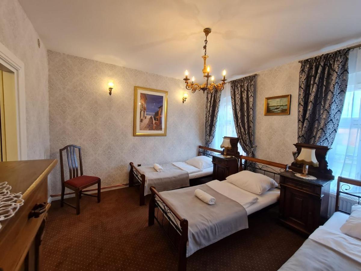 Palac Lawica- Splywy Przelomem Bardzkim Kłodzko Esterno foto